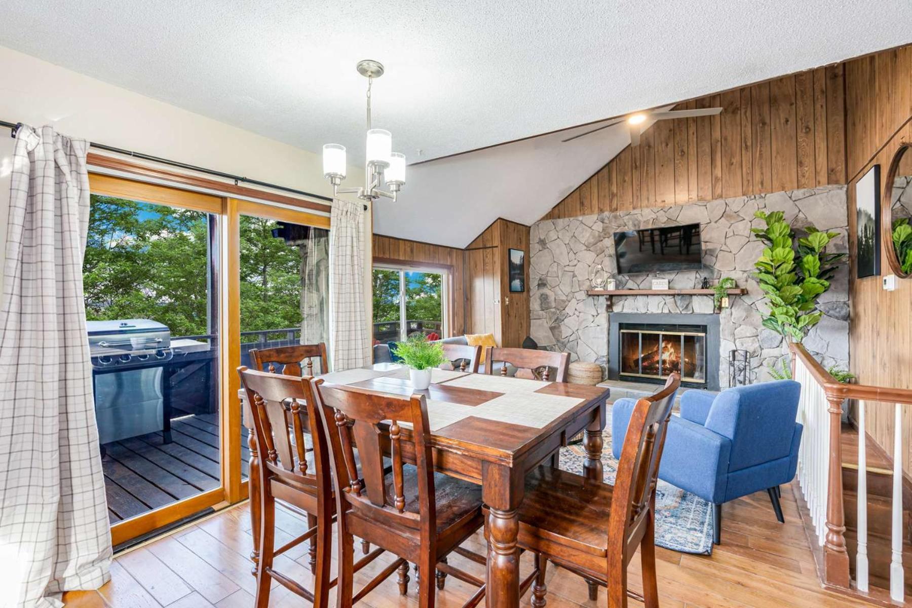 Amazing Views, Hot Tub, Fire Pit, Deck & Fireplace Inwood ภายนอก รูปภาพ