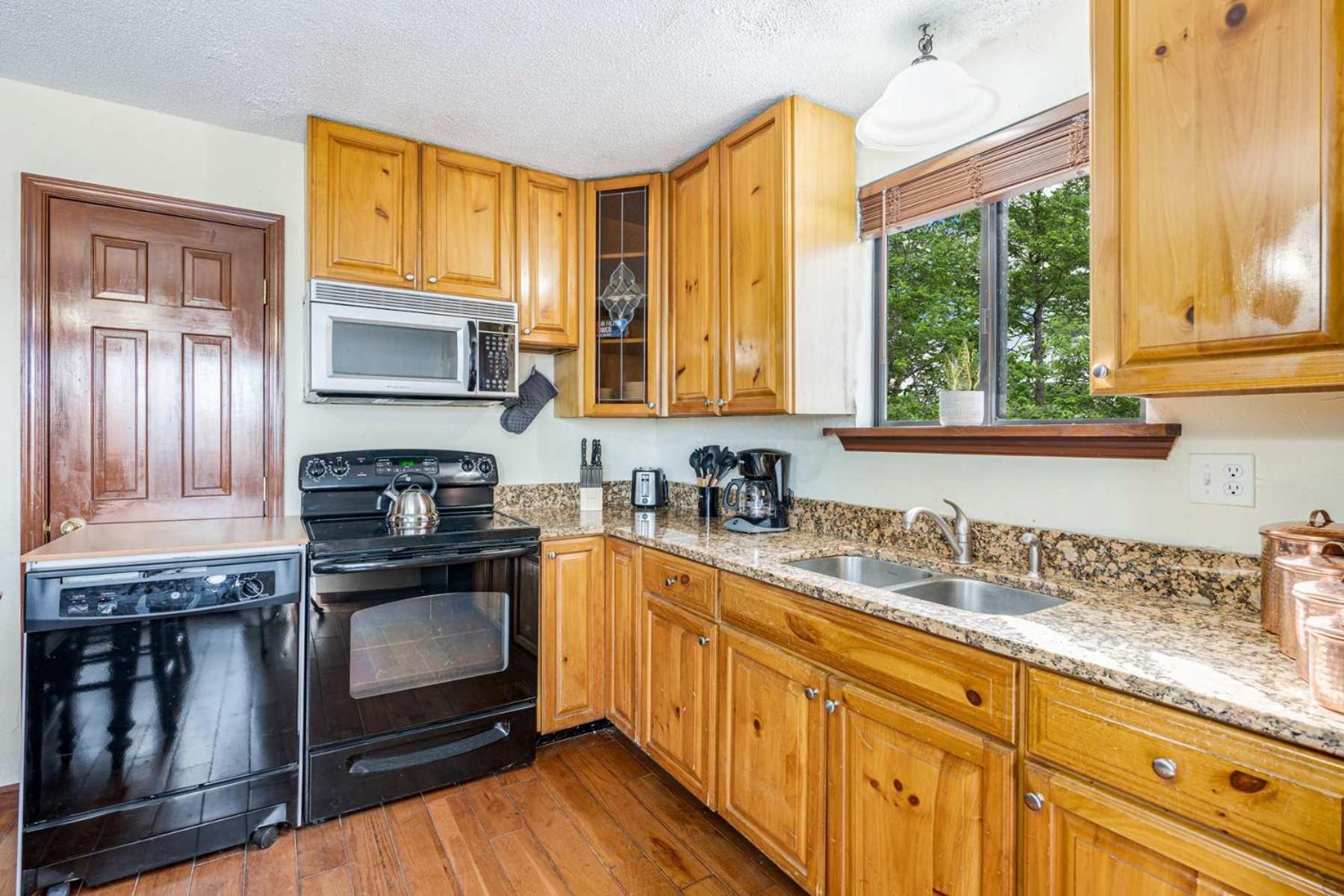 Amazing Views, Hot Tub, Fire Pit, Deck & Fireplace Inwood ภายนอก รูปภาพ